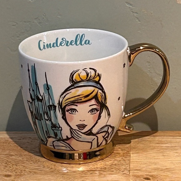 NEW Disney Princess Ceramic Cinderella Mug With Gold Handle Made By Zrike Brands - Picture 3 of 5